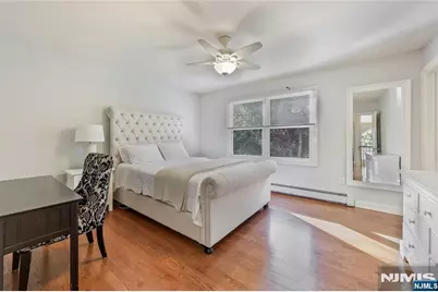 18 Clauss Avenue, Paramus, NJ 07652 - Photo 23