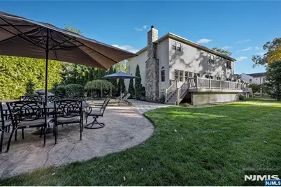 18 Clauss Avenue, Paramus, NJ 07652 - Photo 33