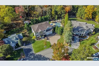 18 Clauss Avenue, Paramus, NJ 07652 - Photo 41