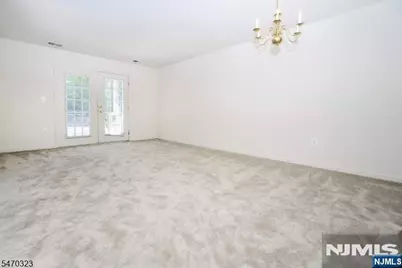121 Courter Road 118 #118, Franklin Lakes, NJ 07417 - Photo 3