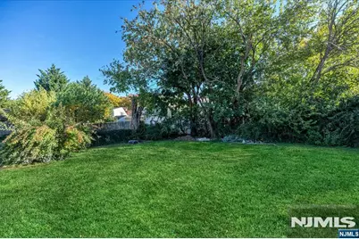 210 Lincoln Avenue, Elmwood Park, NJ 07407 - Photo 23