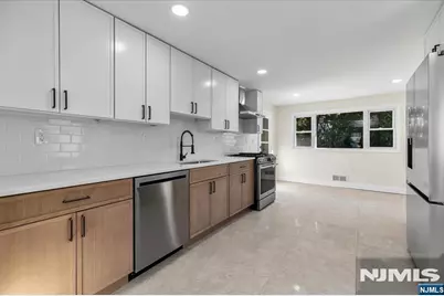210 Lincoln Avenue, Elmwood Park, NJ 07407 - Photo 3