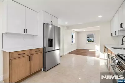 210 Lincoln Avenue, Elmwood Park, NJ 07407 - Photo 5