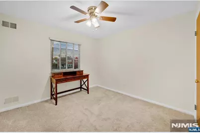 825 Riverside Avenue 13 #13, Lyndhurst Township, NJ 07071 - Photo 9
