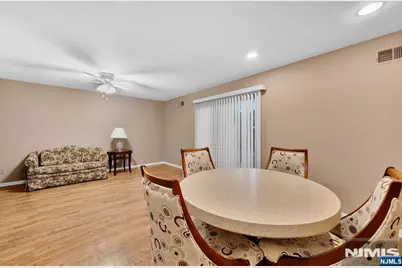 825 Riverside Avenue 13 #13, Lyndhurst Township, NJ 07071 - Photo 3
