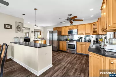 23 Schlosser Drive, Rochelle Park Township, NJ 07662 - Photo 9