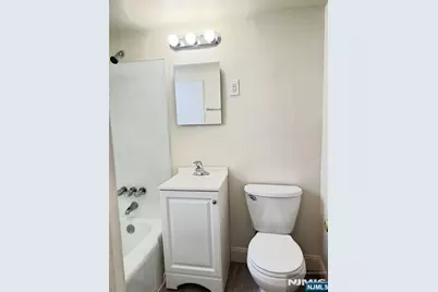 90 Hastings Avenue A #A, Rutherford, NJ 07070 - Photo 9