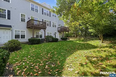 166 Brittany Court, Clifton, NJ 07013 - Photo 15