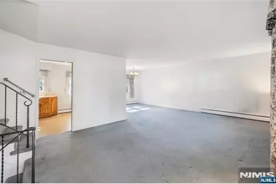 1 Large Avenue, Hillsdale, NJ 07642 - Photo 5