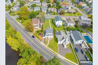 229 River Drive, Elmwood Park, NJ 07407 - Photo 27