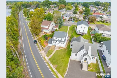 229 River Drive, Elmwood Park, NJ 07407 - Photo 7