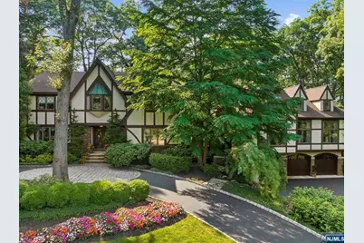 314 Freemans Lane, Franklin Lakes, NJ 07417 - Photo 1