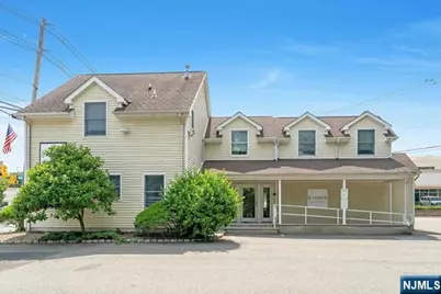 804 Franklin Avenue, Franklin Lakes, NJ 07417 - Photo 1