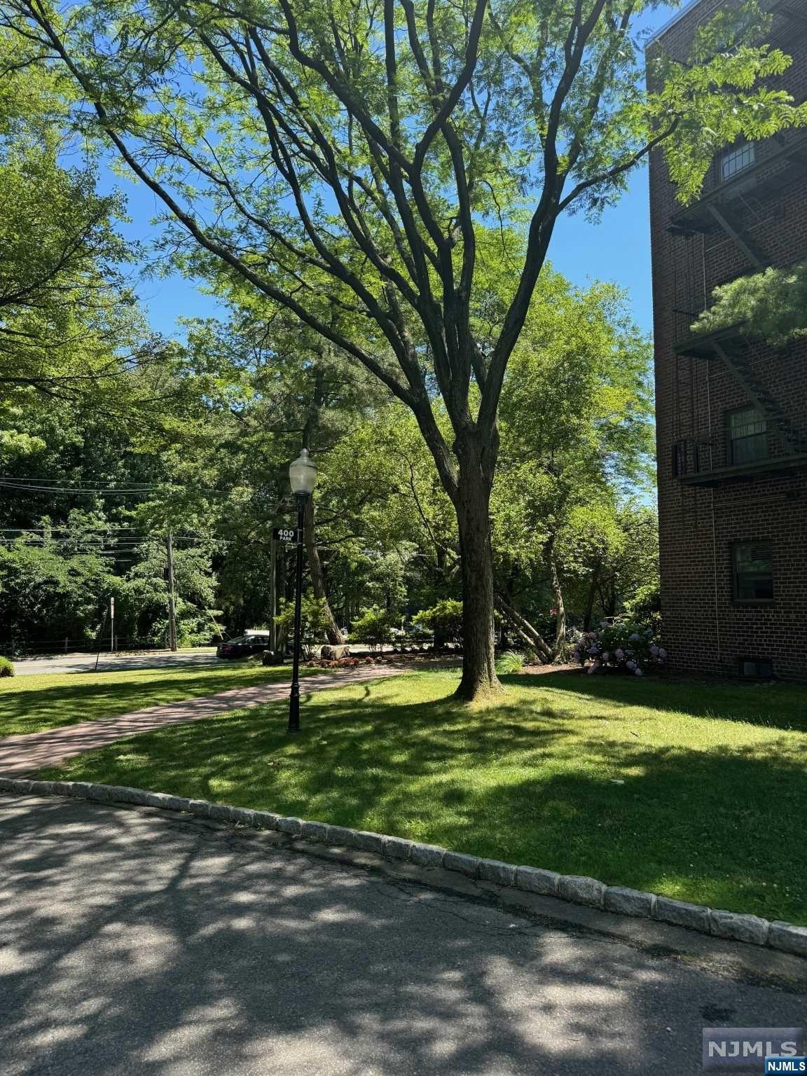 400 Park Pl 2C #2C, Fort Lee, NJ 07024 - MLS 24021148 - Coldwell Banker