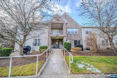 39 Parkside Court, Wayne, NJ 07470 - Photo 1