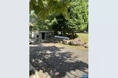 131 Stag Hill Road D2 #D2, Mahwah, NJ 07430 - Photo 1