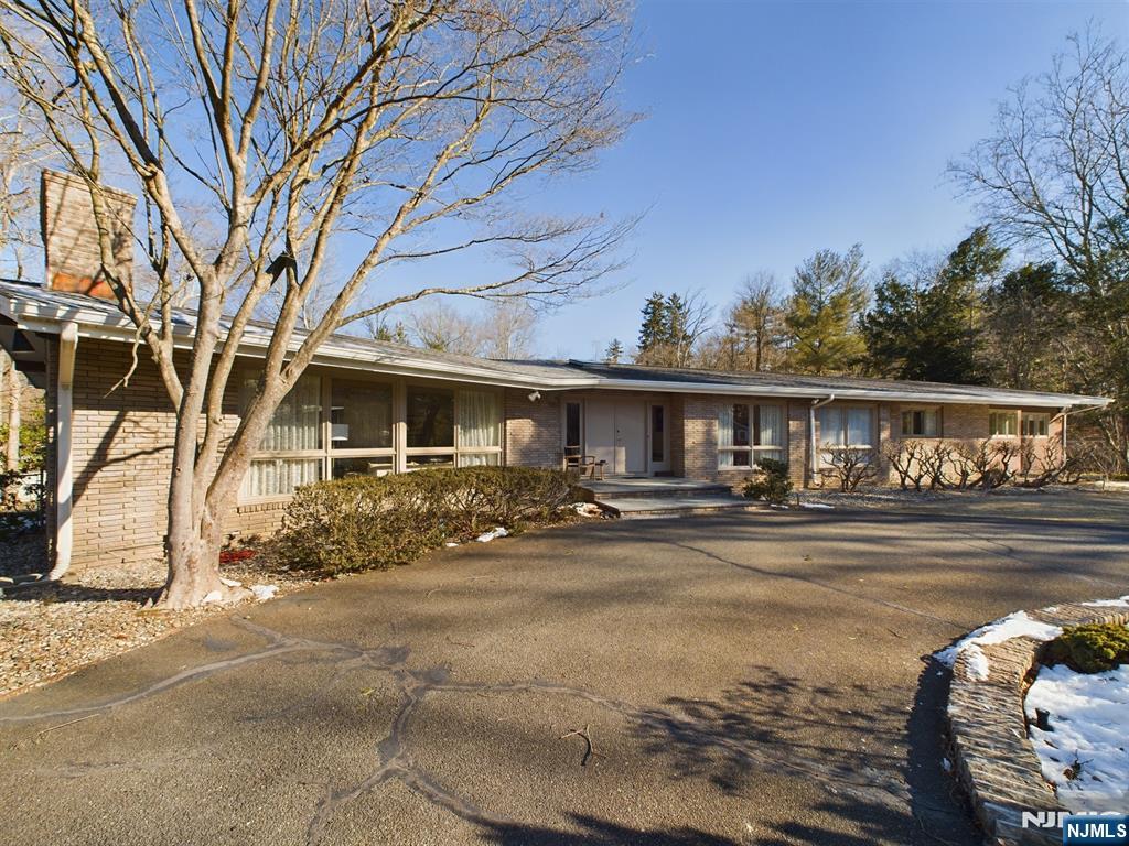 705 Howard Rd, Ridgewood, NJ 07450 - MLS 25003787 - Coldwell Banker