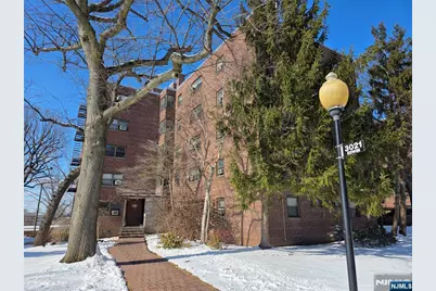 3021 Edwin Avenue 3H #3H, Fort Lee, NJ 07024 - Photo 1
