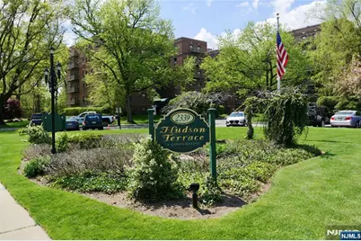 2337 Hudson Terrace C18 #C18, Fort Lee, NJ 07024 - Photo 1
