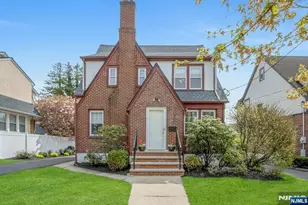 425 Mountain View Rd, Englewood, NJ 07631 - Photo 1