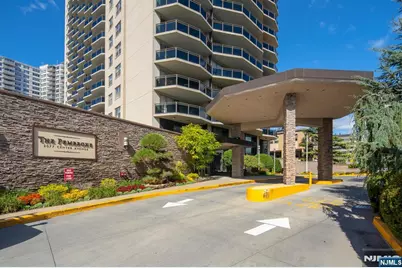 2077 Center Avenue 3B #3B, Fort Lee, NJ 07024 - Photo 1