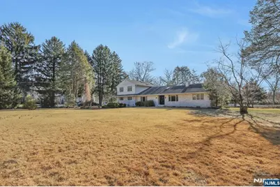 919 Colonial Road, Franklin Lakes, NJ 07417 - Photo 1