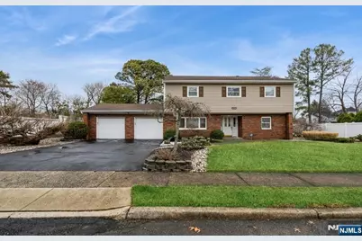 7 Melanie Lane, Wayne, NJ 07470 - Photo 1