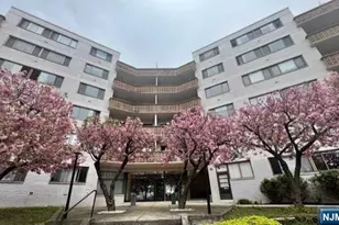 1375 River Road 3G, Edgewater, NJ 07020 - Photo 1