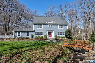 40 Cambridge Drive, Allendale, NJ 07401 - Photo 1