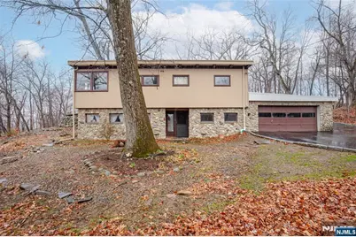 19 Minnehaha Boulevard, Oakland, NJ 07436 - Photo 1