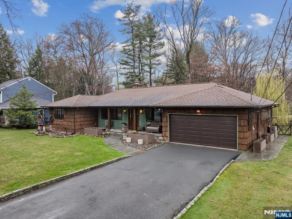 725 Howard Rd, Ridgewood, NJ 07450 - MLS 25011205 - Coldwell Banker