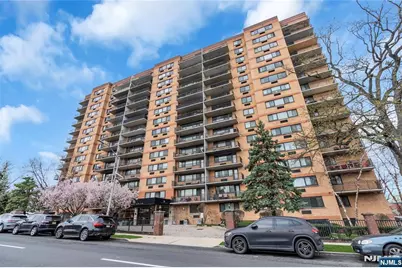 60 Parkway Dr East 8E #8E, East Orange, NJ 07017 - Photo 1