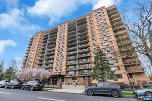 60 Parkway Dr East 8E, East Orange, NJ 07017 - Photo 1