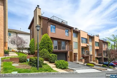 7 Yorkview Drive A2 #A2, Edgewater, NJ 07020 - Photo 1