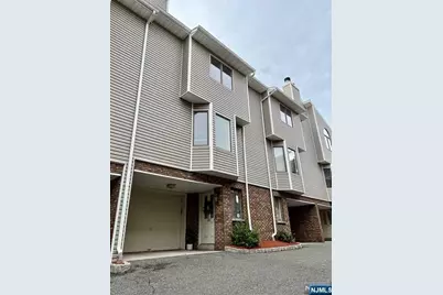 147 Roosevelt Place, Palisades Park, NJ 07650 - Photo 1
