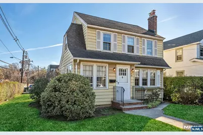 671 Chestnut Avenue, Teaneck Township, NJ 07666 - Photo 1