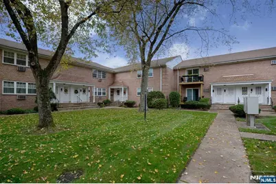 636 Godwin Avenue 7B #7B, Midland Park, NJ 07432 - Photo 1