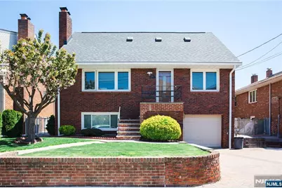 1086 Fairview Lane, Fort Lee, NJ 07024 - Photo 1