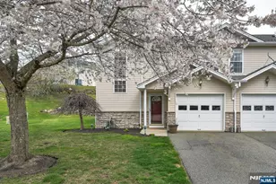 12 Peachtree Ln 12, Hamburg, NJ 07419 - Photo 1