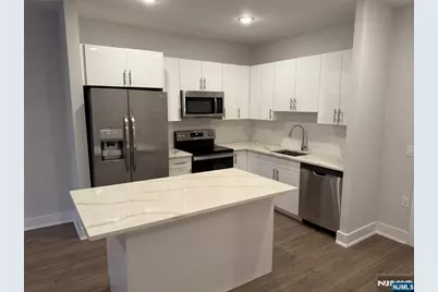 1685 Bergen Boulevard 409 #409, Fort Lee, NJ 07024 - Photo 1