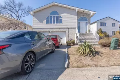 10 Livi Court, Elmwood Park, NJ 07407 - Photo 1