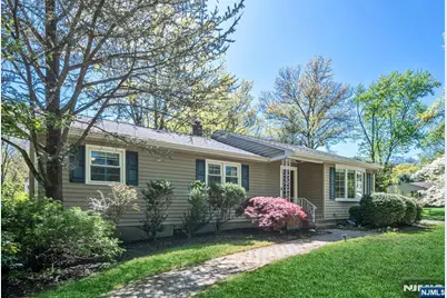 6 Briarcliff Road, Morris Plains Borough, NJ 07950 - Photo 1