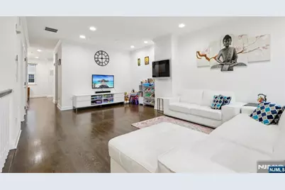 286 Roslyn Court 286 #286, West New York, NJ 07093 - Photo 1