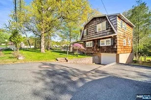 132 Hiawatha Blvd, Oakland, NJ 07436 - Photo 1