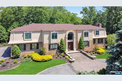 716 Galloping Hill Road, Franklin Lakes, NJ 07417 - Photo 1