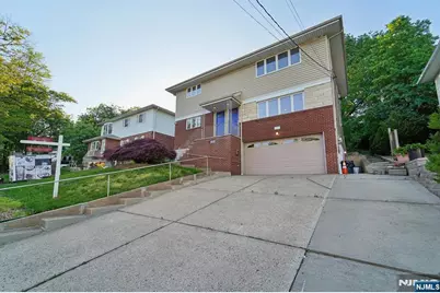 396 Oak 2 #2, Ridgefield, NJ 07657 - Photo 1