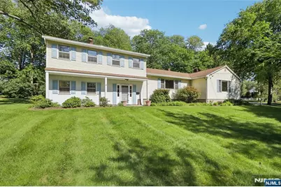 70 Sheri Drive, Allendale, NJ 07401 - Photo 1