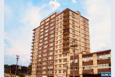 201 Bridge Plaza 6C #6C, Fort Lee, NJ 07024 - Photo 1