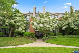 9 Carlyle Ct, Teaneck Township, NJ 07666 - Photo 1