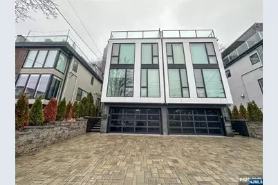 400 Undercliff Avenue 1 #1, Edgewater, NJ 07020 - Photo 1